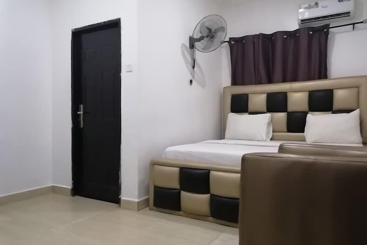 Room 6 of 51