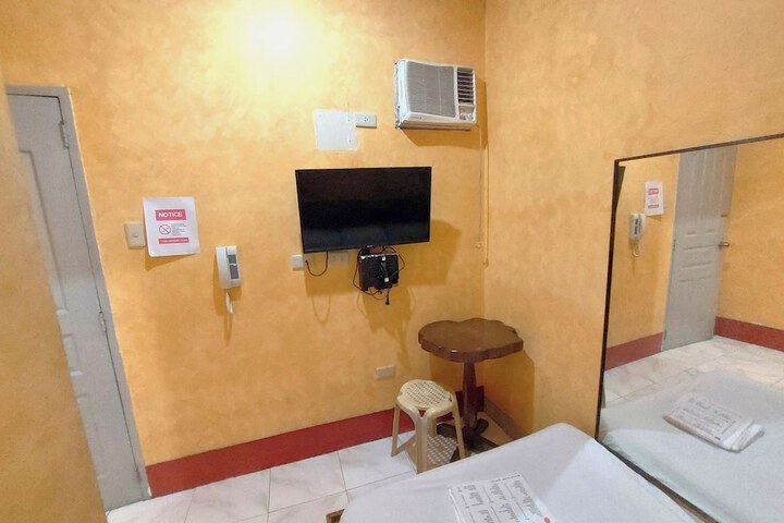 Room 13 of 24