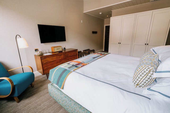 Room 21 of 64