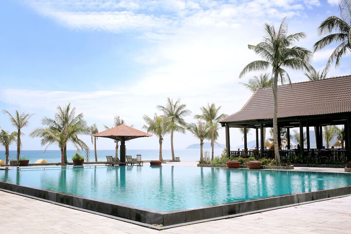 Pool 14 of 25