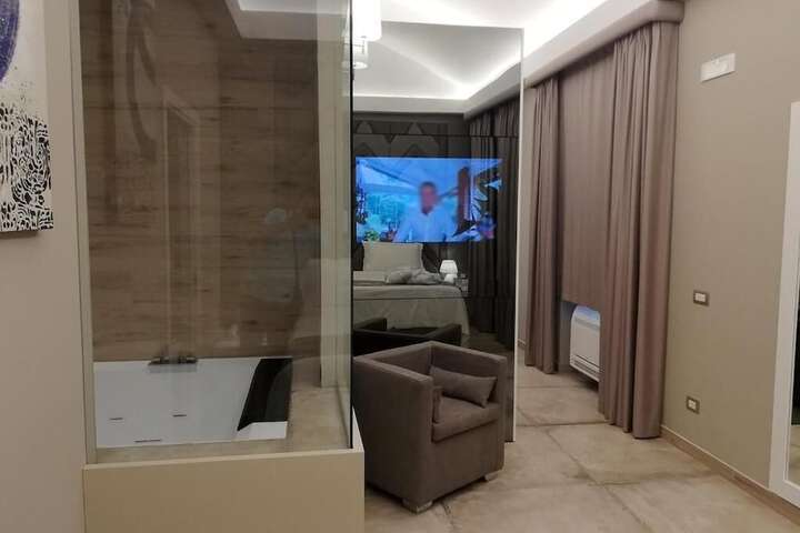 Room 21 of 53