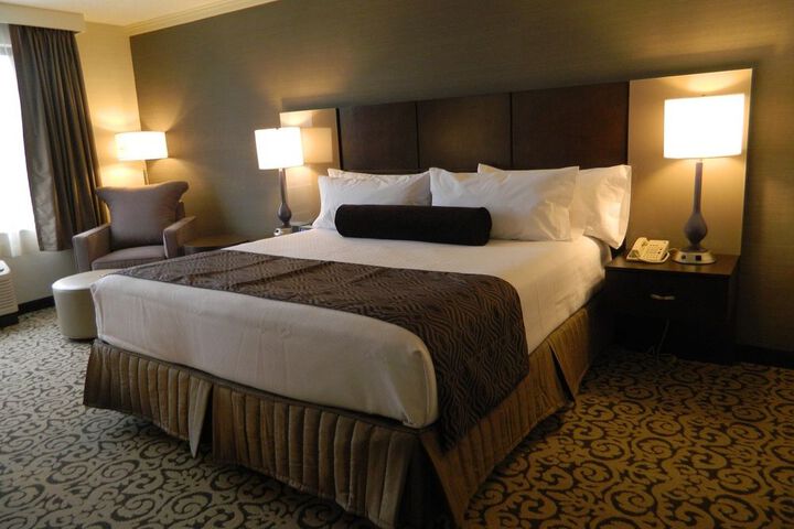 Room 15 of 83