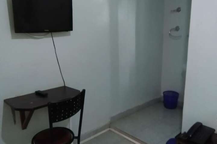 Room 18 of 30
