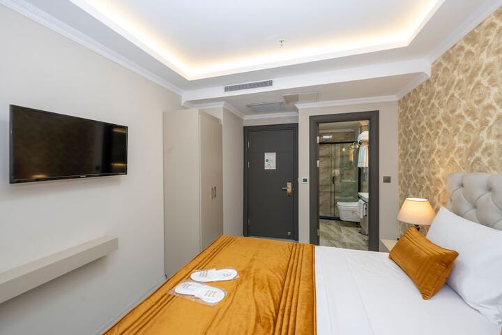 Room 35 of 75
