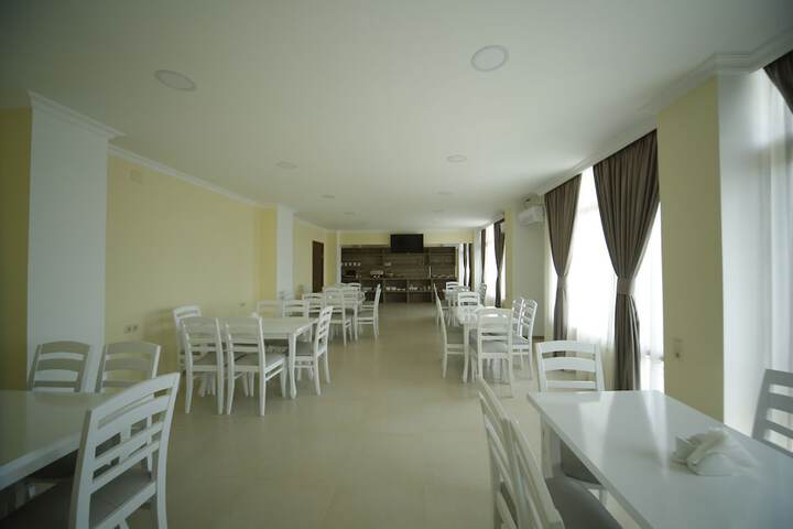 Lounge 42 of 51