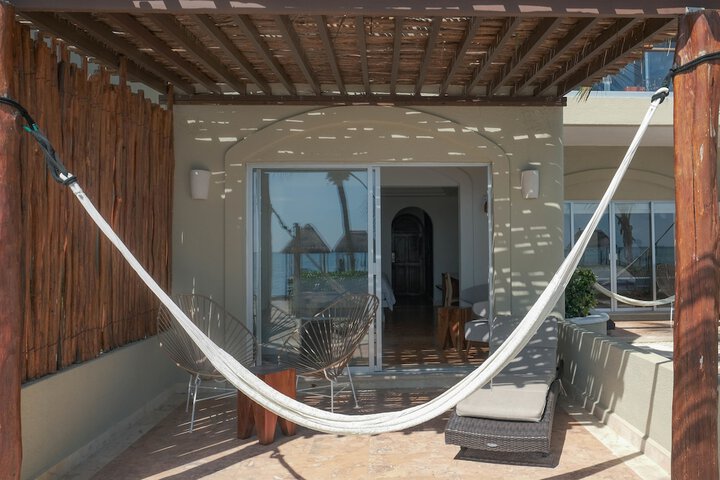Room 4 of 95