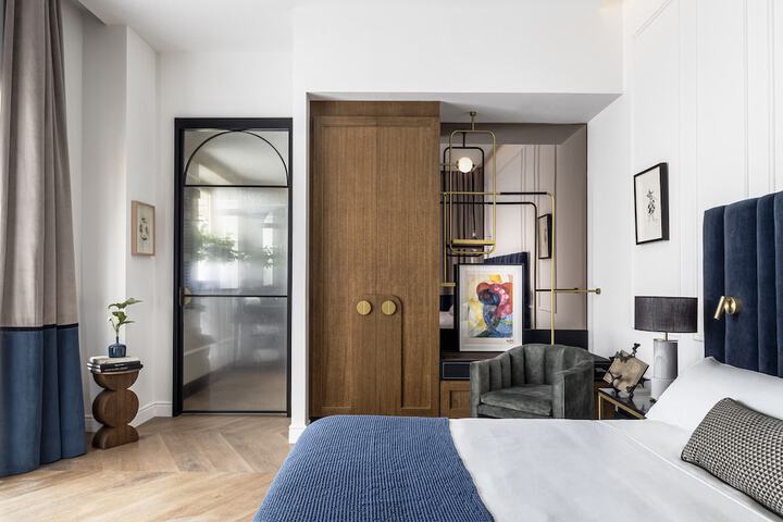 Room 42 of 87