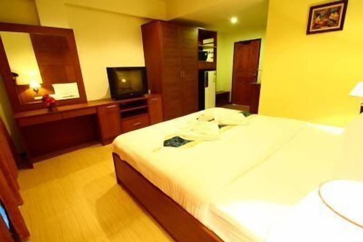 Room 2 of 9