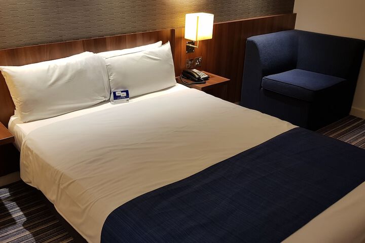 Room 12 of 65