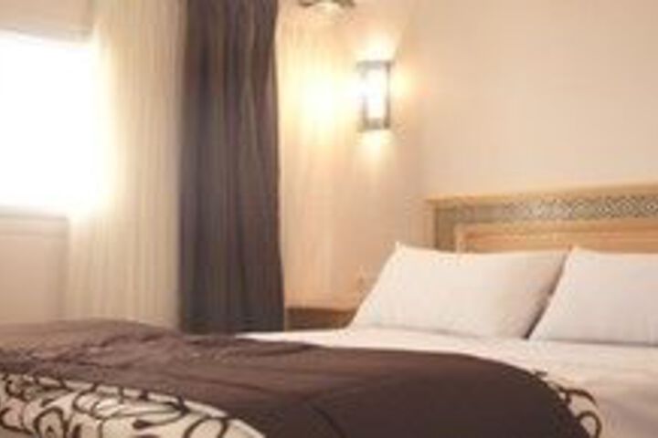 Room 3 of 6