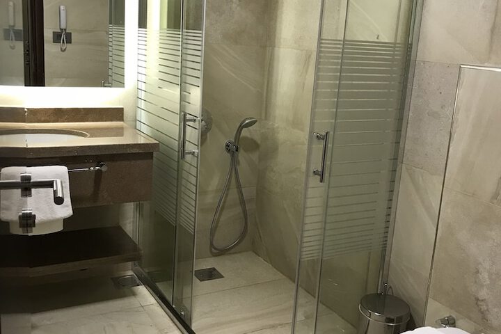 Room 14 of 20