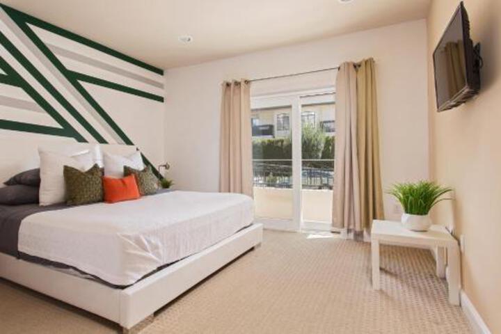 LA Studio City Luxury Home in Studio, CA
