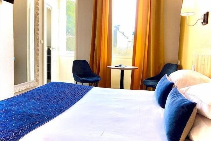 Room 18 of 43