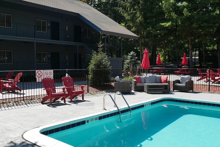 Pool 35 of 85