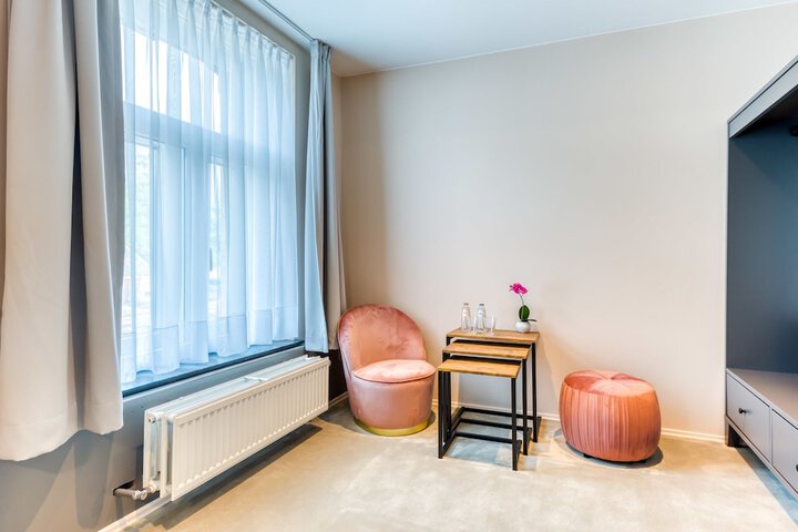 Room 10 of 51