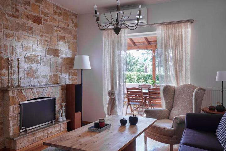 Evis Voula Home