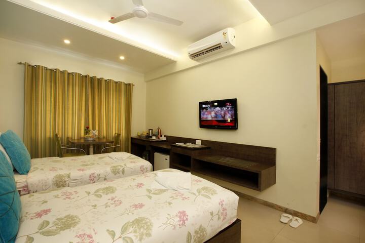 Room 5 of 34