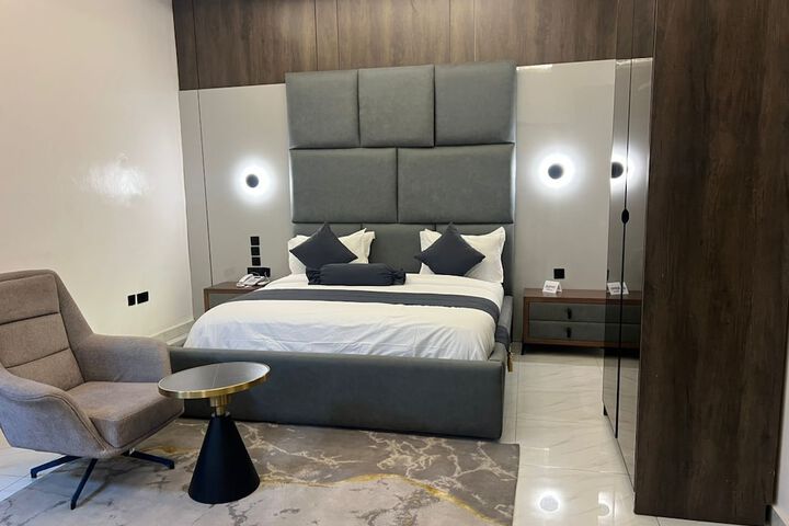 Room 2 of 12