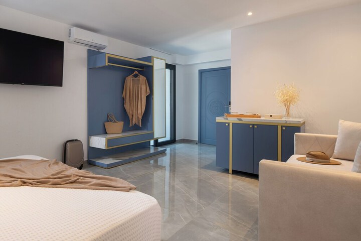 Room 2 of 68