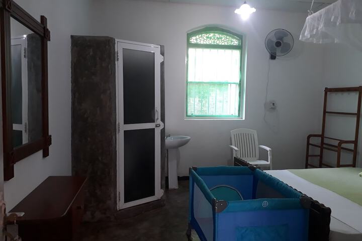 Room 7 of 25