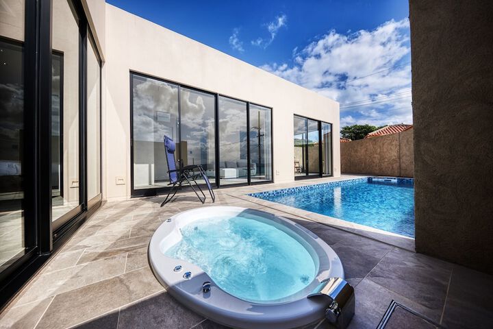 Hot Tub 45 of 65