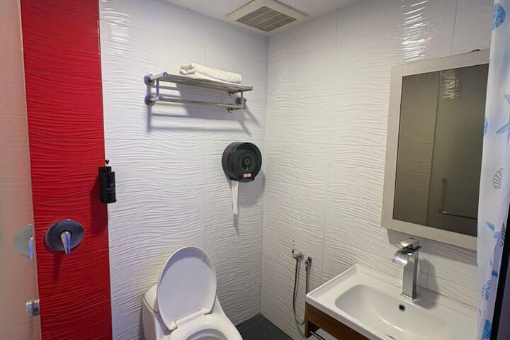 Room 15 of 21