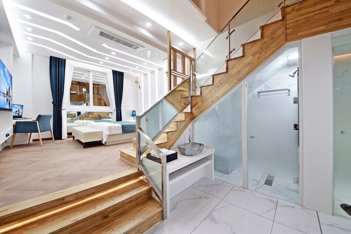 Room 14 of 61