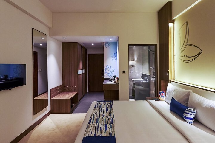 Room 16 of 50