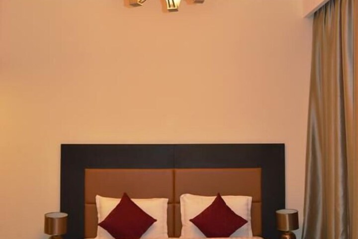 Room 11 of 52