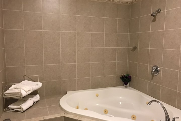Room 18 of 28