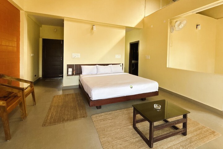 Room 3 of 80
