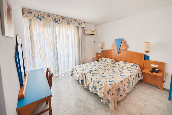 Room 8 of 38