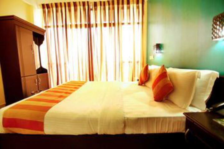 Room 14 of 36