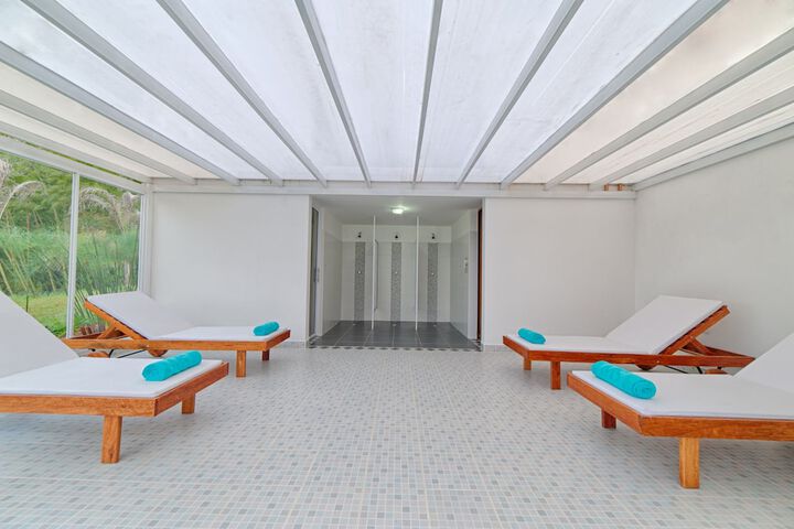 Spa 18 of 37
