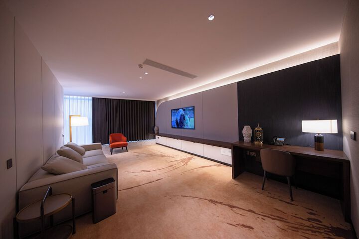 Room 65 of 148