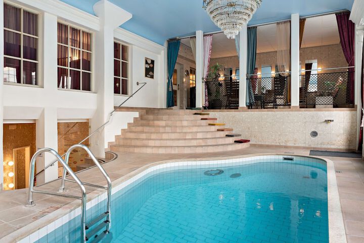 Pool 125 of 187