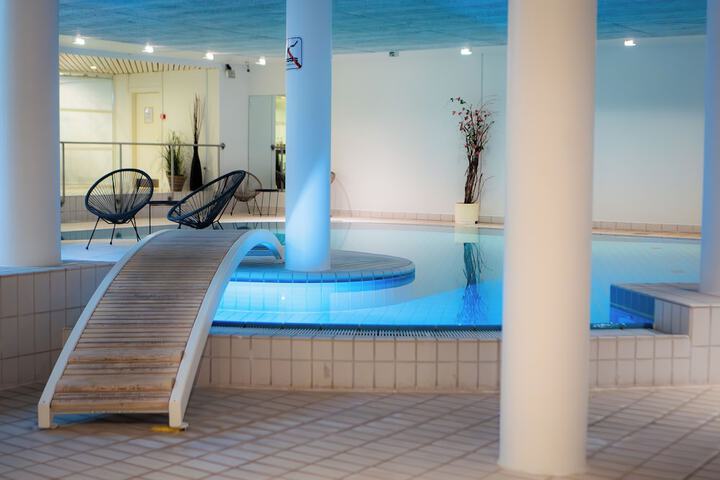 Hotel Pool