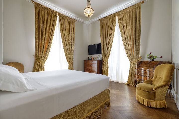 Room 52 of 181