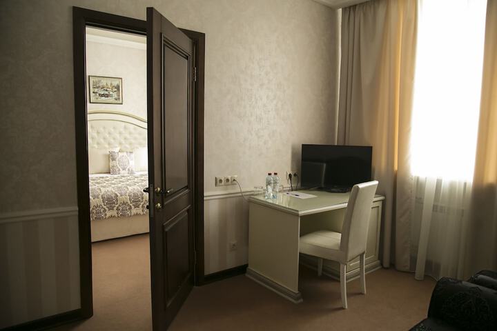 Room 18 of 37