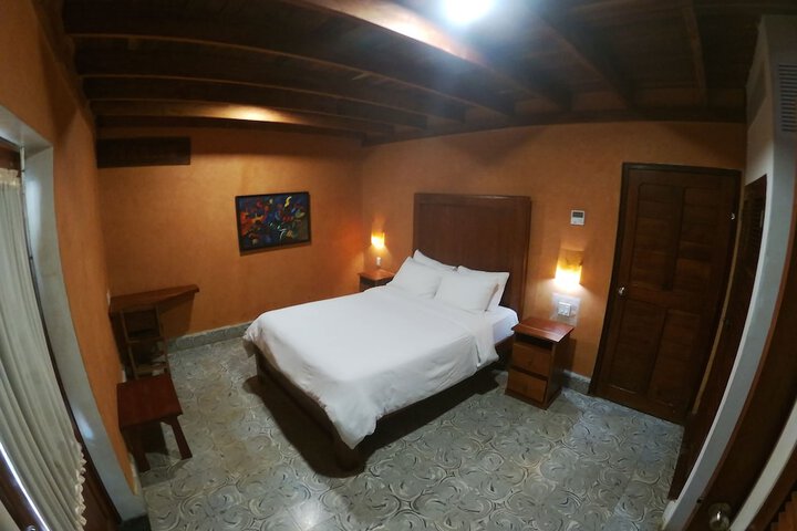 Room 30 of 99