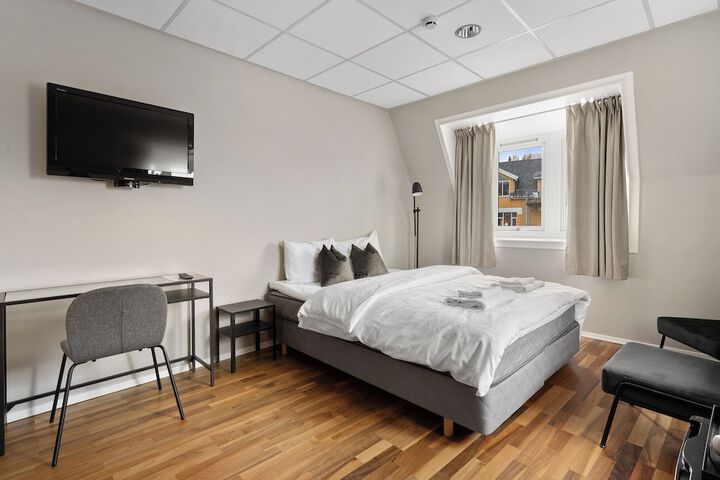 Room 6 of 37