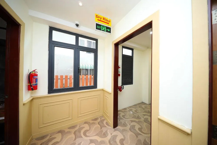 Room 11 of 25