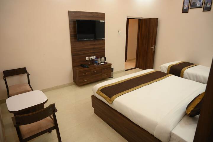 Room 14 of 38