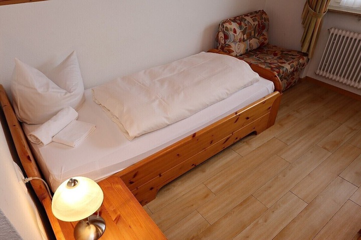 Room 8 of 95