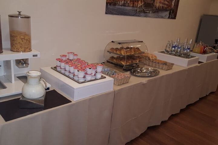 Breakfast/Coffee Service 36 of 50