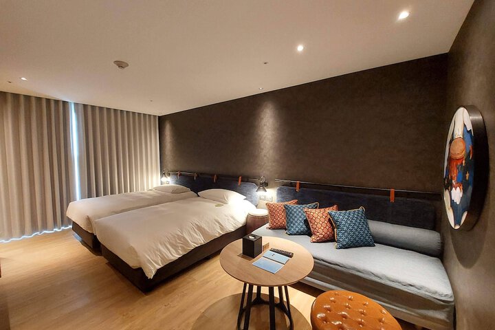 Room 28 of 44