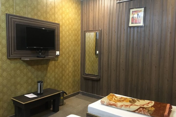 Room 30 of 53