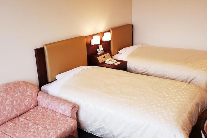 Room 12 of 42