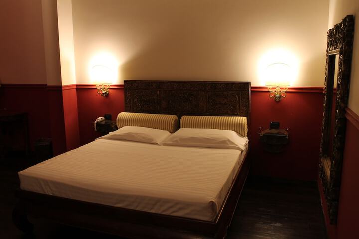 Room 26 of 110