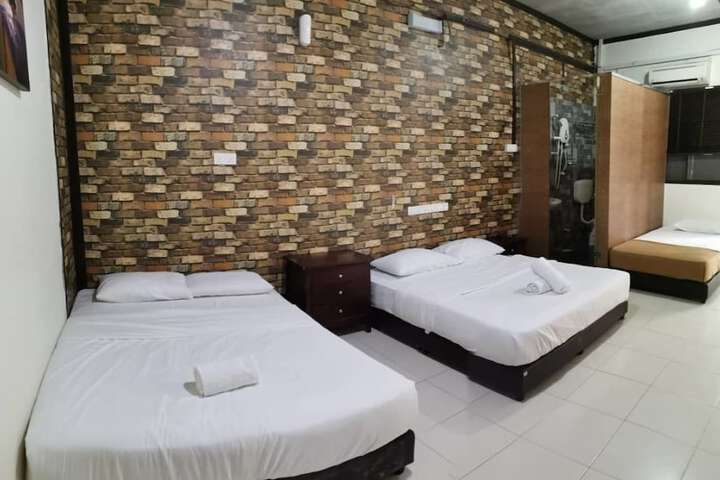 Room 14 of 26